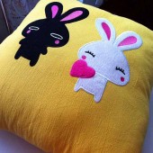 思侬纯棉方枕 抱枕 靠垫 坐垫 含芯 （黄色小兔）50*50cm